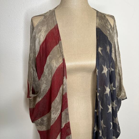 Americana Patriotic Distressed Flag Wrap OSFM - Picture 3 of 9